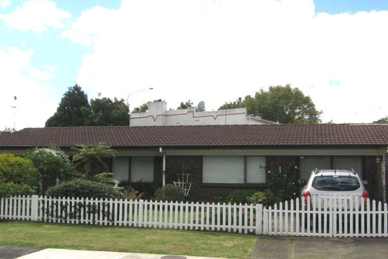 Photo of property in 1/2a Takapu Street, Henderson, Auckland, 0612