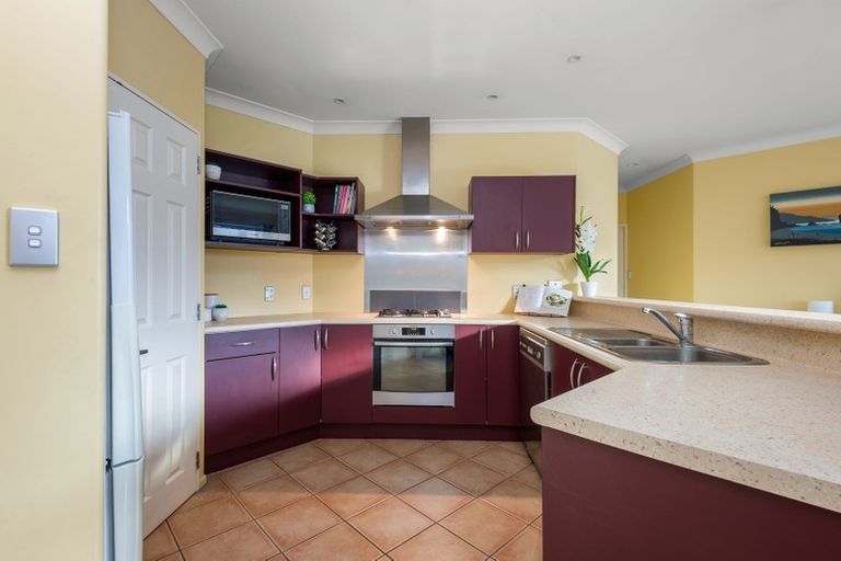 Photo of property in 11 Steane Place, Halswell, Christchurch, 8025