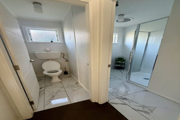 Photo of property in 18 Beazley Avenue, Paparangi, Wellington, 6037