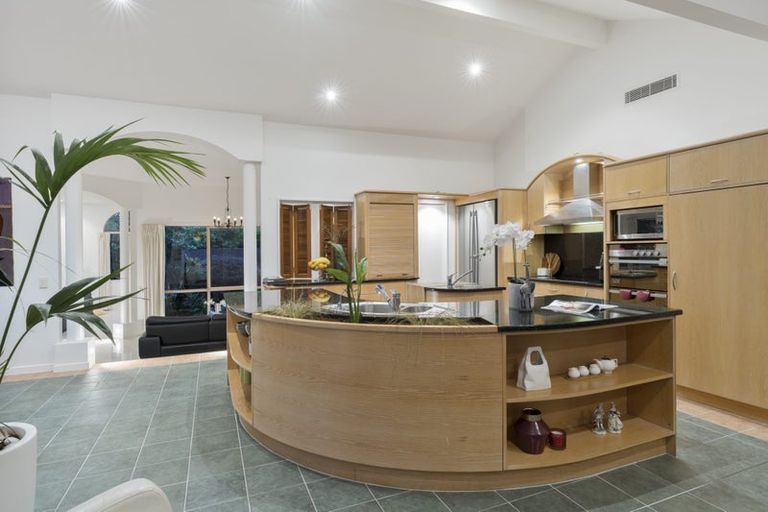 Photo of property in 9 Burgundy Park Avenue, Henderson, Auckland, 0612