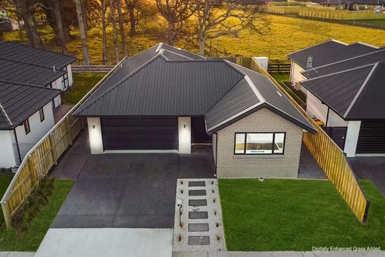 Photo of property in 27 Crossley Avenue, Woodend, 7610