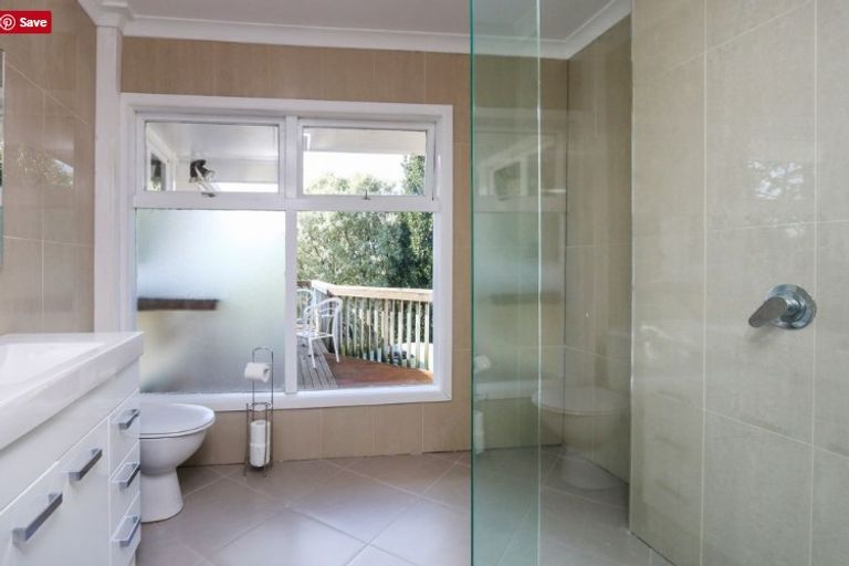 Photo of property in 12 Crystal Avenue, Glendene, Auckland, 0602