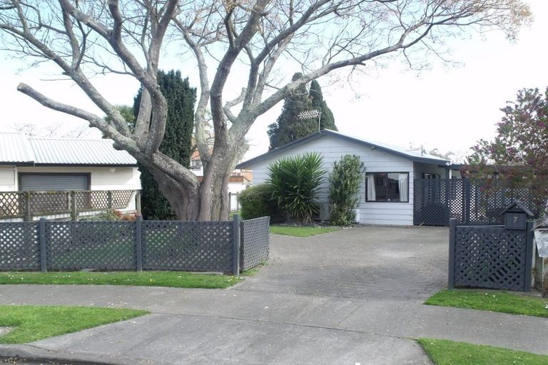 Photo of property in Hawkes Bay Furniture Co, 7 Martin Dale, Raureka, Hastings, 4120