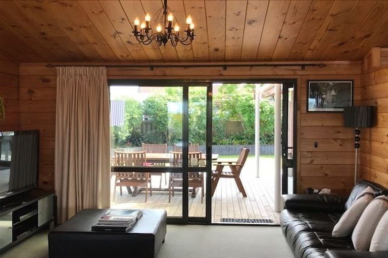 Photo of property in 31 Sunningdale Street, Wattle Downs, Auckland, 2103