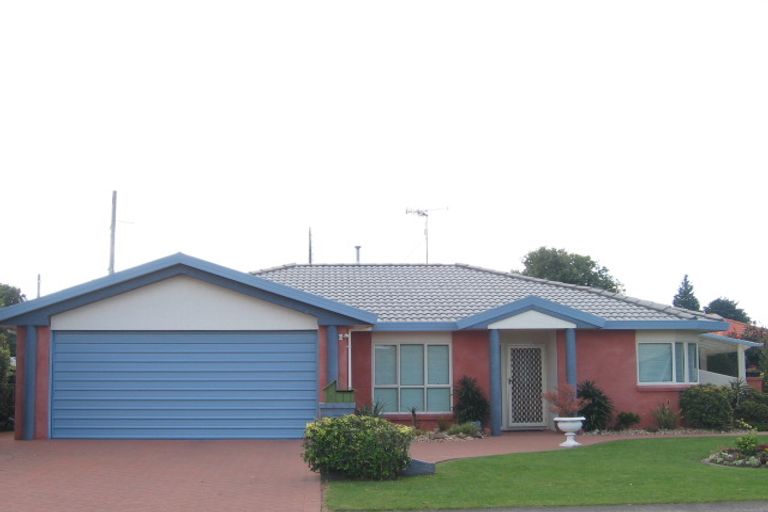 Photo of property in 5 Kalmia Dell, Mount Maunganui, 3116