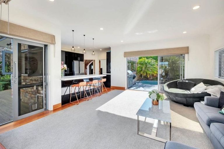 Photo of property in 16 Commodore Parry Road, Castor Bay, Auckland, 0620