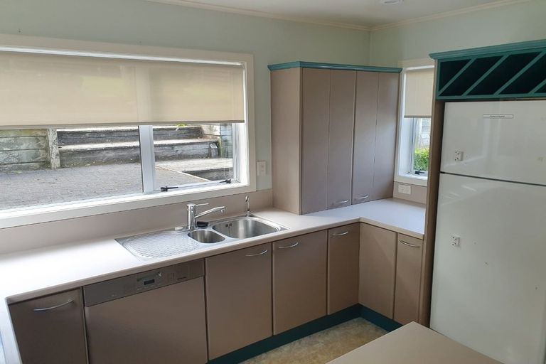 Photo of property in 71 Taylor Terrace, Tawa, Wellington, 5028