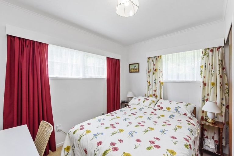 Photo of property in 2 Te Maku Grove, Waikanae, 5036