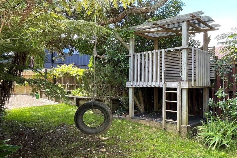 Photo of property in 22 St Michaels Avenue, Point Chevalier, Auckland, 1022