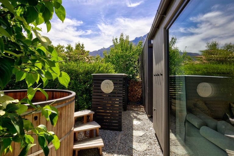 Photo of property in 54 Falconer Rise, Jacks Point, Queenstown, 9371