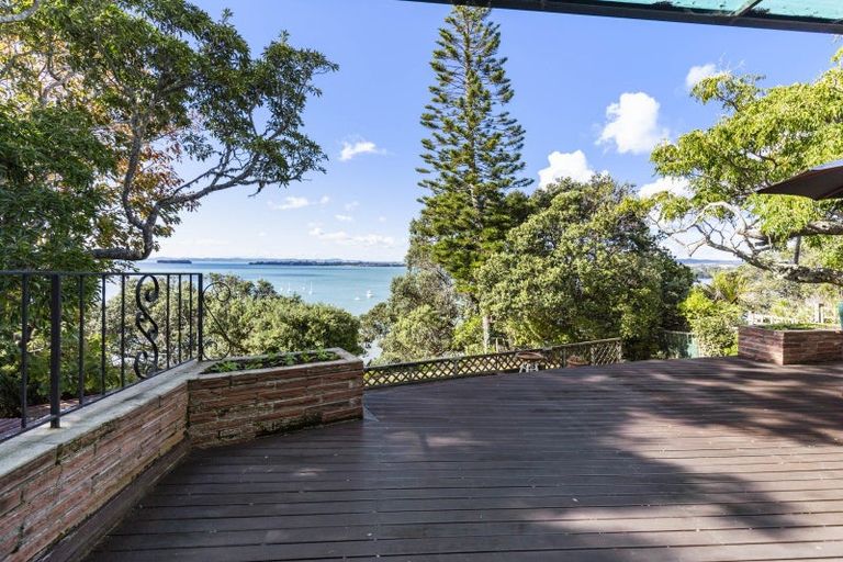 Photo of property in 16 Tui Vale Road, Shelly Park, Auckland, 2014