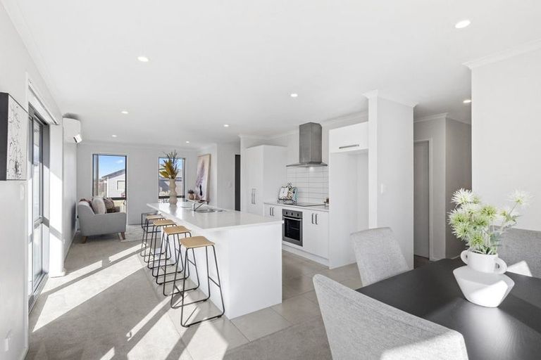 Photo of property in 11 Parton Road, Pukekohe, 2120