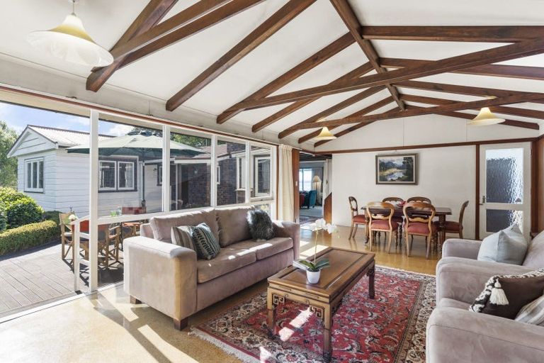 Photo of property in 16 Tui Vale Road, Shelly Park, Auckland, 2014