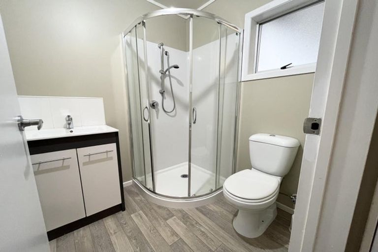 Photo of property in 42 Cobham Crescent, Kelston, Auckland, 0602