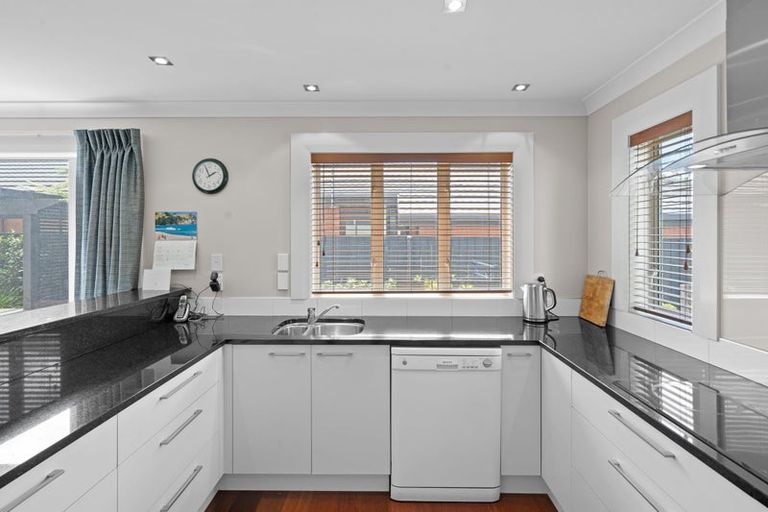 Photo of property in 47 Berkshire Drive, Avonhead, Christchurch, 8042