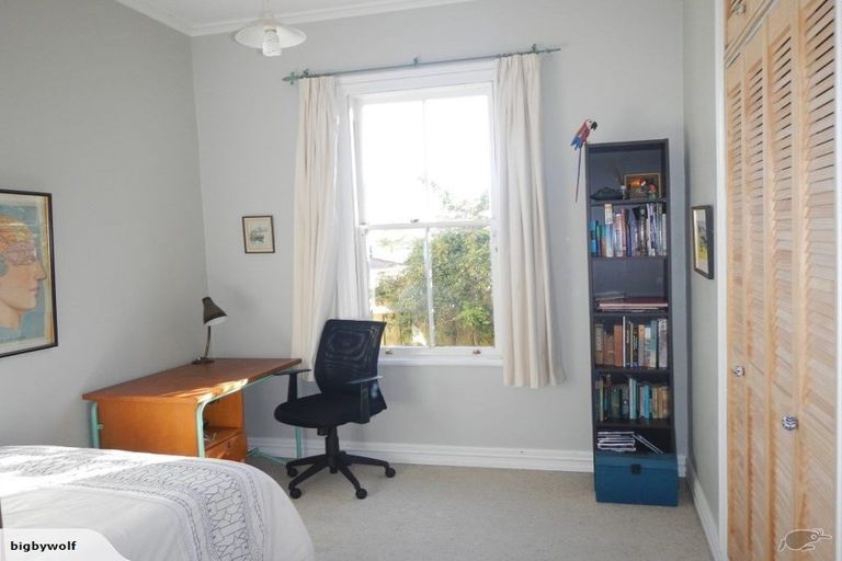 Photo of property in 13 Herald Terrace, Berhampore, Wellington, 6023