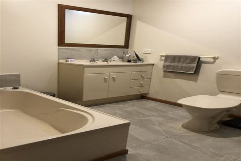 Photo of property in 35a Oxley Avenue, St Albans, Christchurch, 8014