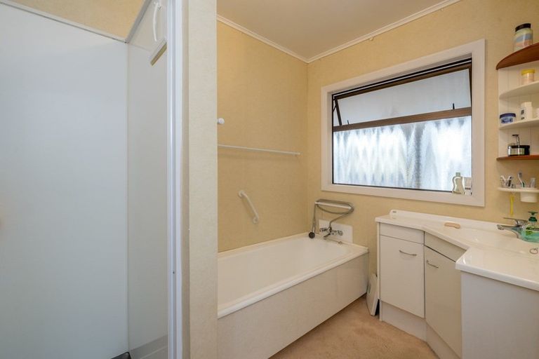 Photo of property in 17 Meadowvale Drive, Levin, 5510