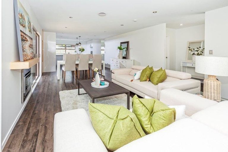 Photo of property in 1/175 Onewa Road, Birkenhead, Auckland, 0626