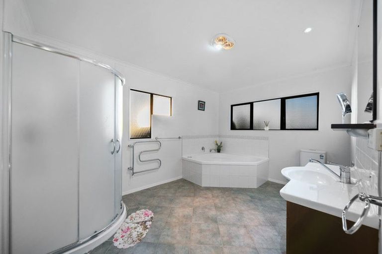 Photo of property in 7 Lamia Place, The Gardens, Auckland, 2105