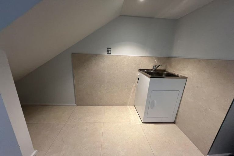 Photo of property in 62 Bordeaux Parade, Te Atatu South, Auckland, 0610