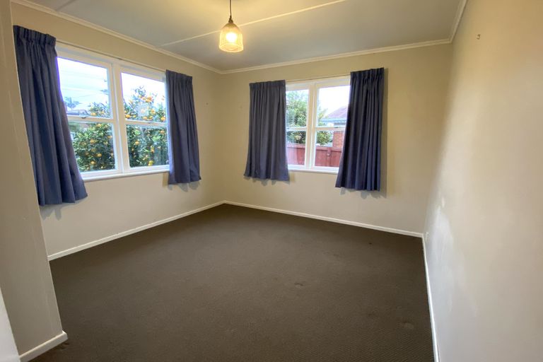 Photo of property in 65 Farquhar Road, Glendene, Auckland, 0602