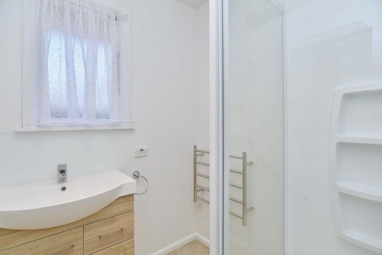 Photo of property in 30 Kendal Avenue, Burnside, Christchurch, 8053