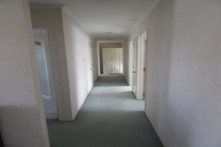 Photo of property in 31 Ray Small Drive, Papakura, 2110