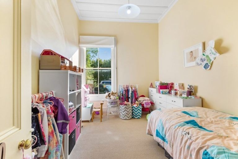 Photo of property in 106 Jellicoe Street, Martinborough, 5711