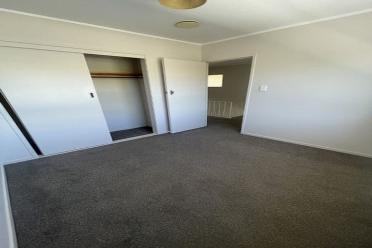 Photo of property in 2/100 Titirangi Road, New Lynn, Auckland, 0600