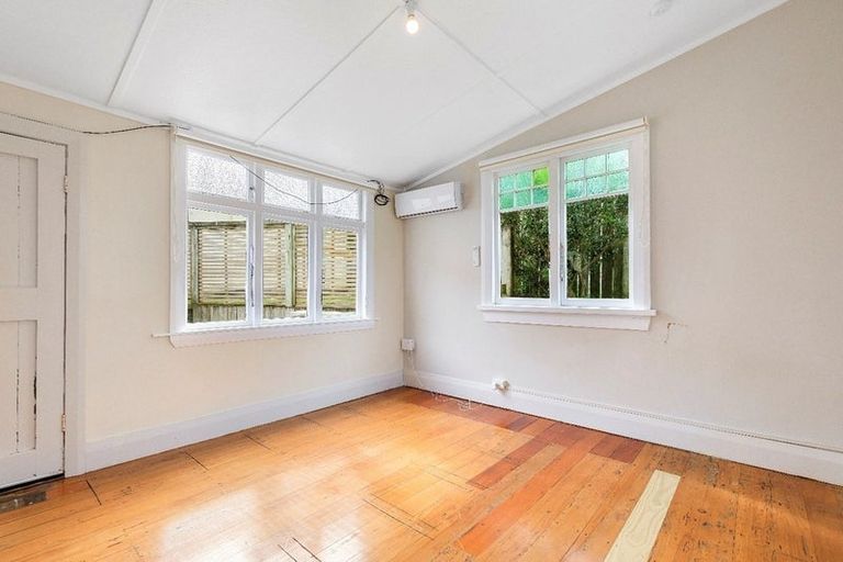 Photo of property in 1/28 Ribble Street, Island Bay, Wellington, 6023