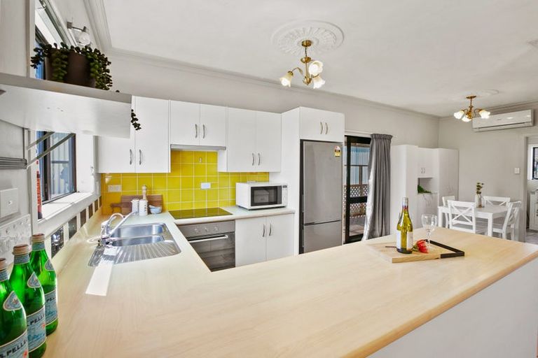 Photo of property in 143 Ngamotu Road, Spotswood, New Plymouth, 4310