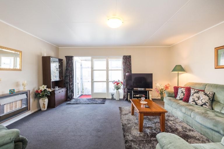 Photo of property in 46 Abraham Crescent, Milson, Palmerston North, 4414