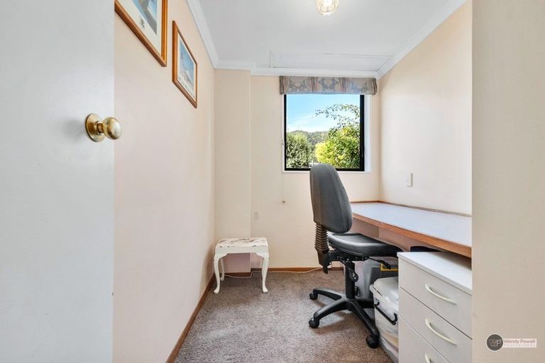 Photo of property in 2 Lady Bell Grove, Lowry Bay, Lower Hutt, 5013