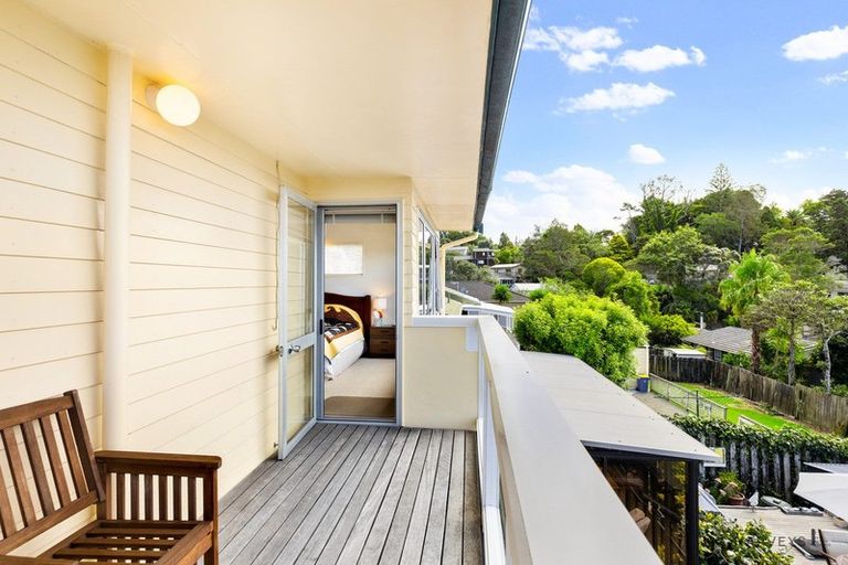 Photo of property in 23 Lemnos Place, Titirangi, Auckland, 0604