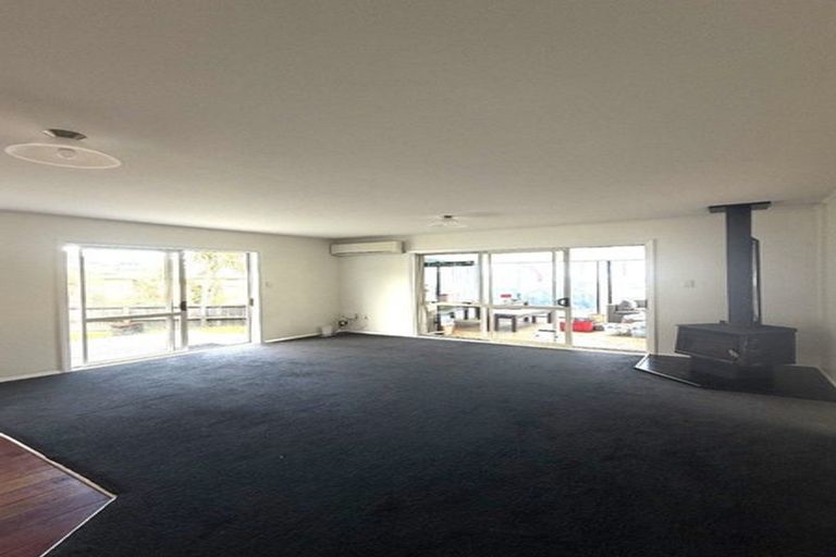 Photo of property in 12 Miriona Grove, Paekakariki, 5034