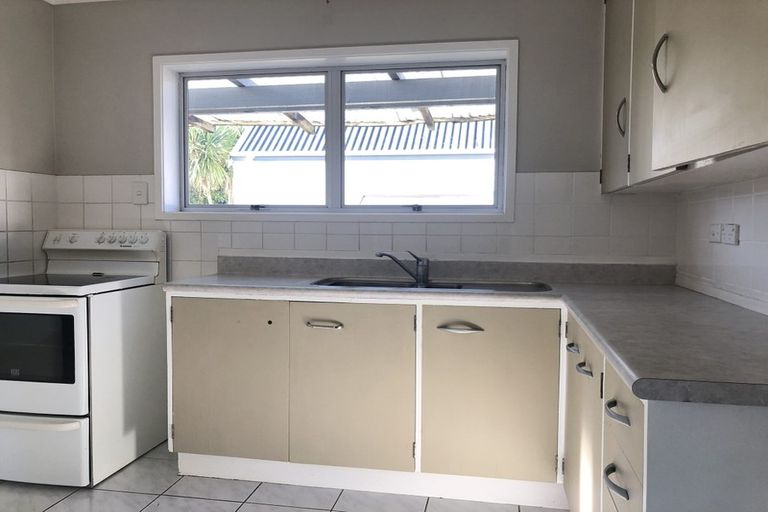 Photo of property in 4/172 Beach Haven Road, Beach Haven, Auckland, 0626