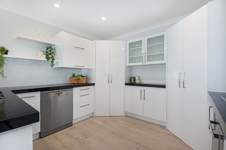 Photo of property in 43 Stace Hopper Drive, One Tree Point, 0118