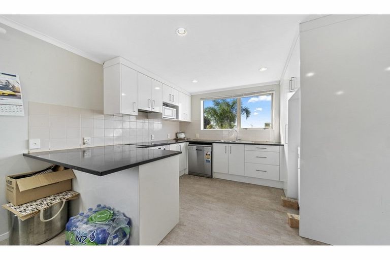 Photo of property in 26 Piriti Place, Weymouth, Auckland, 2103