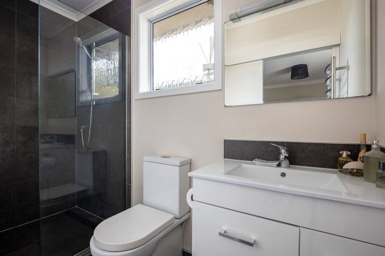 Photo of property in 10 Wallath Road, Westown, New Plymouth, 4310