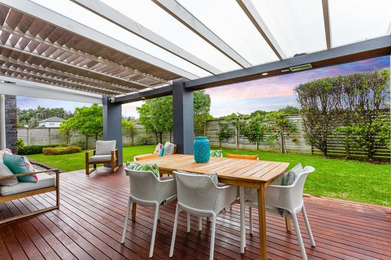 Photo of property in 6 Kahika Grove, Huapai, Kumeu, 0810