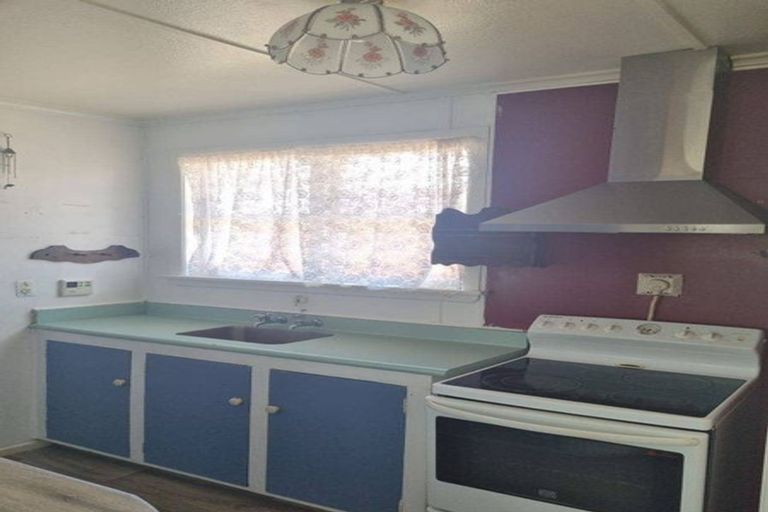 Photo of property in 38 Miro Street, Castlecliff, Whanganui, 4501