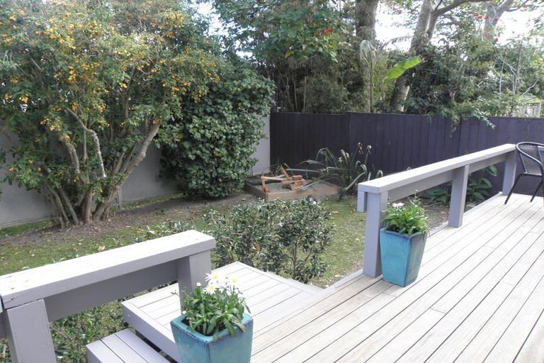 Photo of property in 1/4 Sydney Street, Hauraki, Auckland, 0622