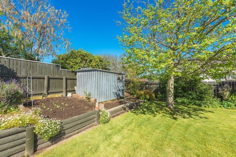 Photo of property in 16 Akepiro Place, Tawhero, Whanganui, 4501