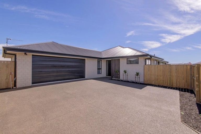 Photo of property in 57 Northmoor Boulevard, Rolleston, 7615