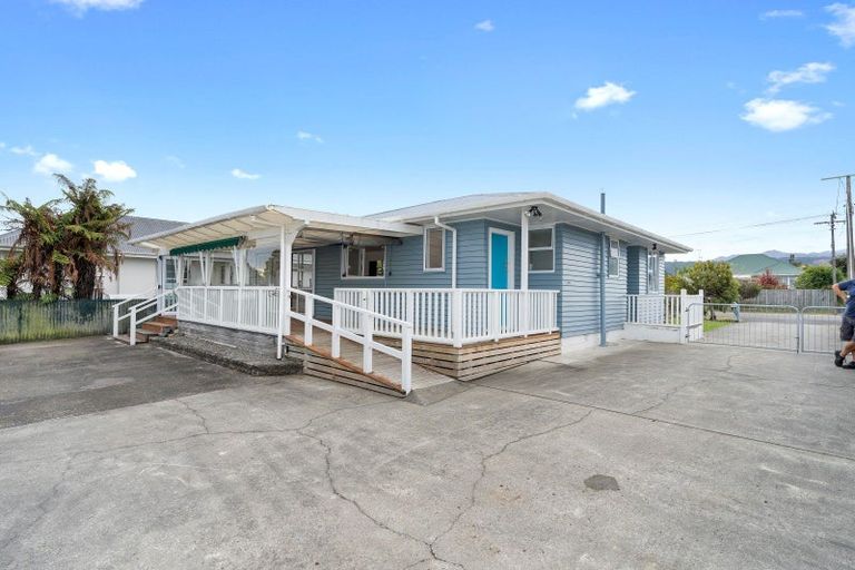 Photo of property in 13 Bowen Street, Levin, 5510