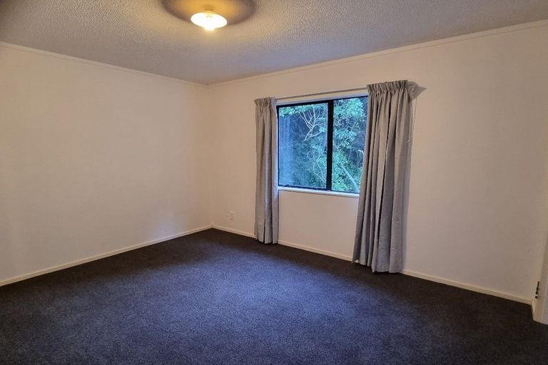 Photo of property in 2/31 Camellia Terrace, Maungaraki, Lower Hutt, 5010