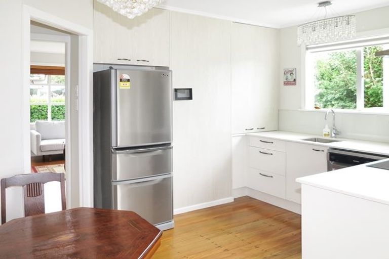 Photo of property in 63 Godley Road, Green Bay, Auckland, 0604