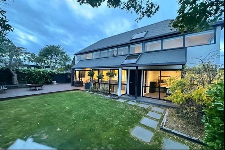 Photo of property in 2/14 Taylors Avenue, Bryndwr, Christchurch, 8052