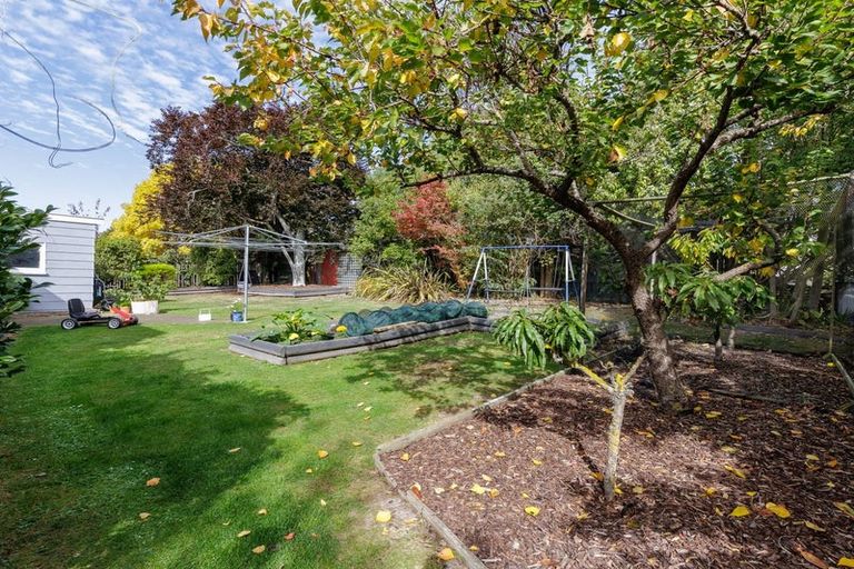 Photo of property in 15 Oxford Street, Waimate, 7924